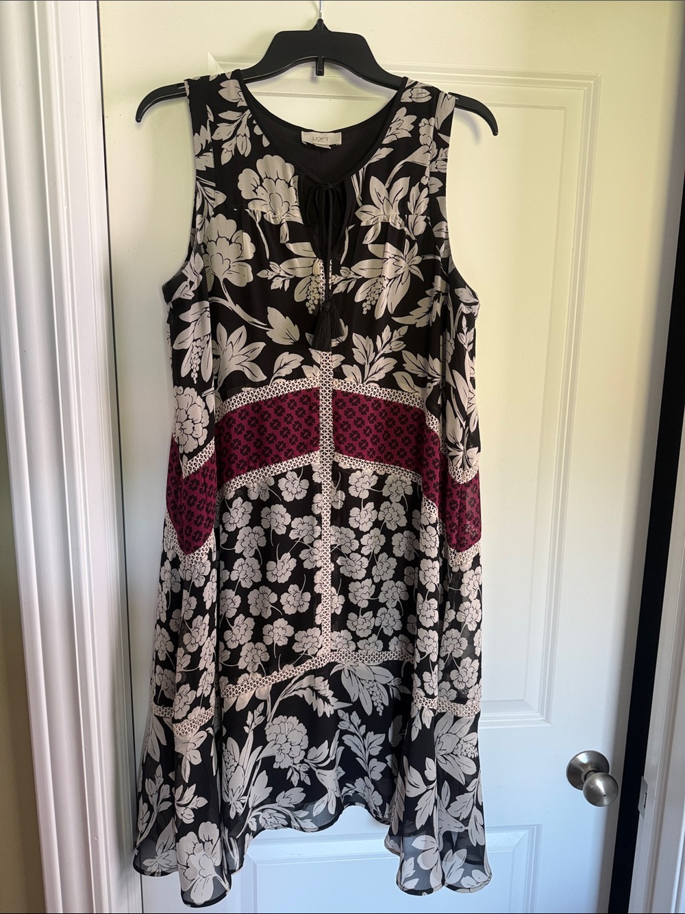 Loft Sleeveless Black & White Floral Dress with Burgundy Panels